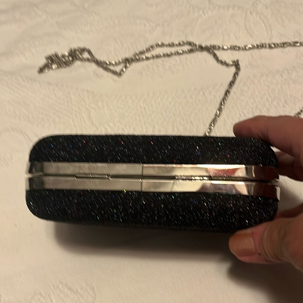 Super cute black clutch with black bow clasp with chain for shoulder wear - Picture 5 of 6